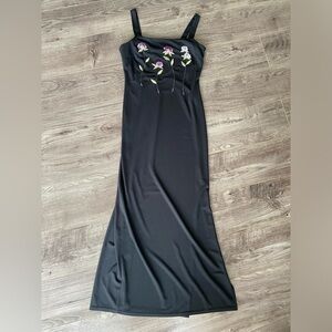 Vintage 90s formal cocktail or prom dress - elegant black w/ floral embroidery